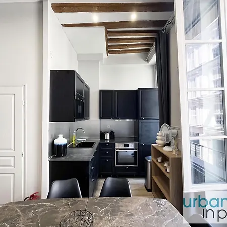 Urban Flat 44 - Charming 2 Bedrooms In The Center Apartment